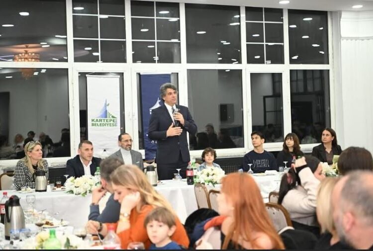 Başkan Kocaman, Kuaför ve Güzellik Salonu Esnafıyla İftar Sofrasında Bir Araya Geldi