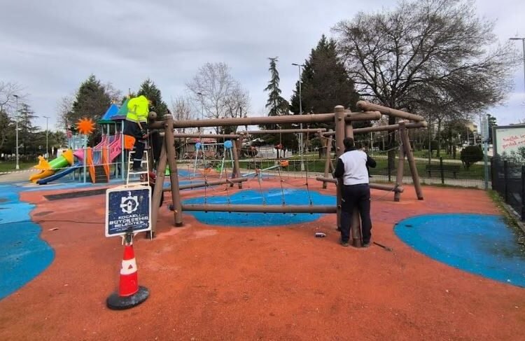 Çocuk Oyun Alanları Büyükşehir’le Güvenli
