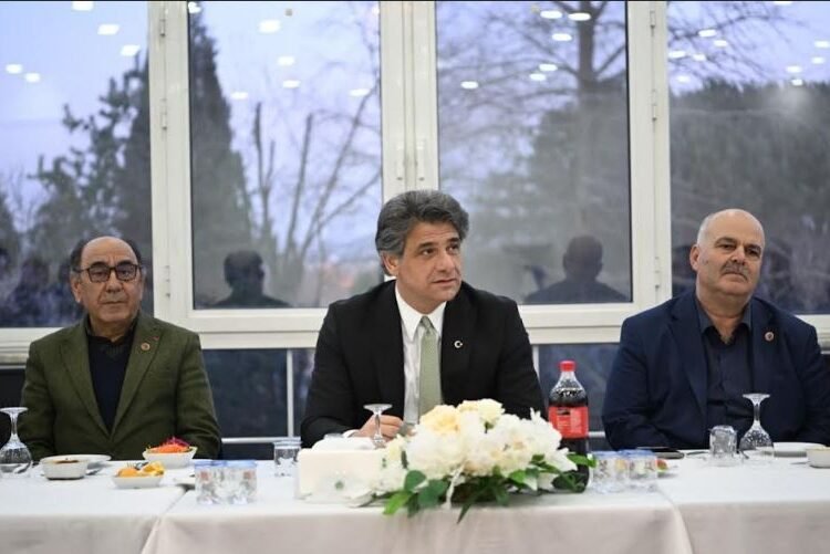 Mustafa Kocaman Meclis Üyeleriyle Ramazan Sofrasında Buluştu