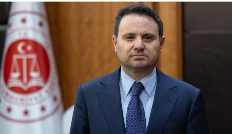 Bakan Gürlek: Milletimize ve devletimize hizmet yolunda azimle çalışmaya devam edeceğiz