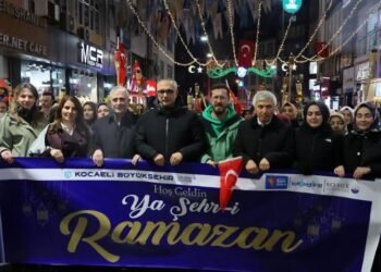Gebze, Ramazan’a Özel “Fener Alayı” ile Işıl Işıl Oldu