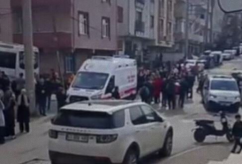 Servis Minibüsünün Çarptığı İlkokul Öğrencisi Hayatını Kaybetti