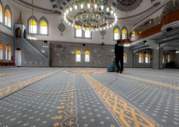 Körfez’de camiler Ramazan ayına hazırlanıyor