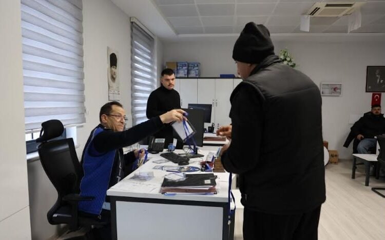 Kartepe’de Ramazan Davulcularına Görev Kartları Verildi