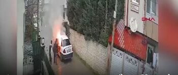 Sakarya’da Park Halindeki Otomobil Alev Alev Yandı