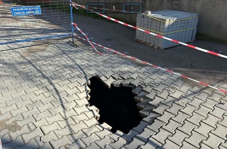 Çanakkale Ayvacık’ta Sağanak Alarmı: Yolun Bir Bölümü Çöktü