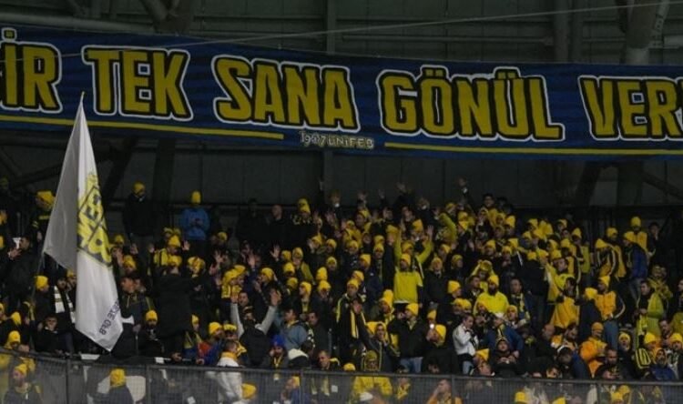 Fenerbahçe’den Kocaeli deplasmanında taraftarına sarı bere sürprizi