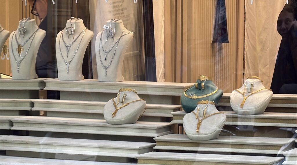 Kepenk kumandasını kopyalayıp 90 saniyede soydular