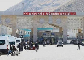 TÜRKİYE’DEN KRİTİK HAMLE! İRAN SINIRINDA GÜNÜBİRLİK GEÇİŞLER DURDURULDU