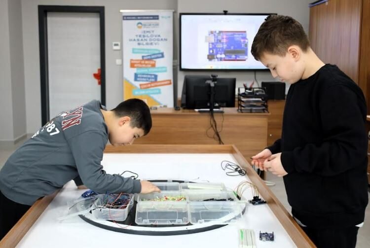 Kocaeli’nin Geleceği Bilgievleri’nde İnşa Ediliyor