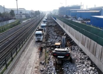 Darıca Dutluk Sokak’ta üstyapı seferberliği! Büyükşehir çalışmalara başladı