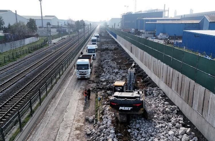 Darıca Dutluk Sokak’ta üstyapı seferberliği! Büyükşehir çalışmalara başladı