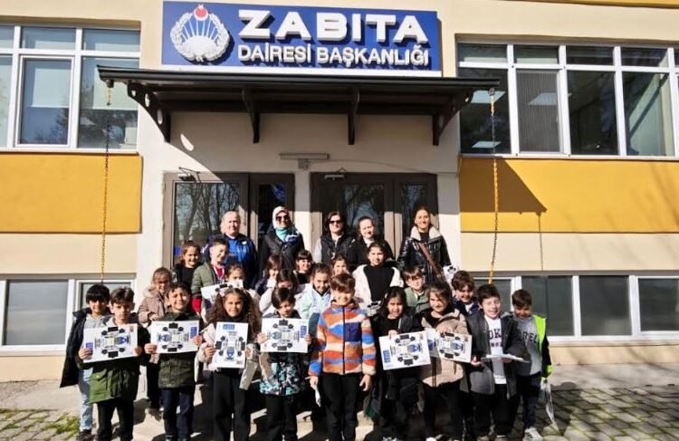 Büyükşehir Zabıtası öğrencilere mesleği tanıttı