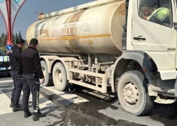 Kocaeli’de su tankerinin çarptığı 17 yaşındaki yaya ağır yaralandı