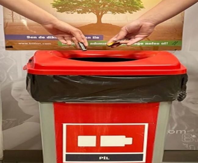 Lise öğrencilerinden çevre bilinci için atık pil toplama hareketi