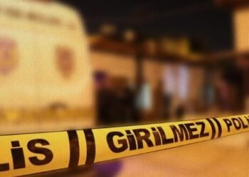 Sakarya’da emekli başkomiser evinde başından vurulmuş halde bulundu