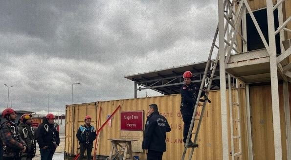 Büyükşehir personeline yüksekte çalışma eğitimi!