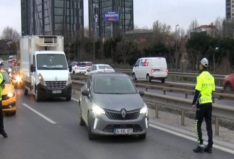 Ümraniye’de dron destekli trafik denetimi: ‘Kaynak’ yapan sürücülere ceza yağdı
