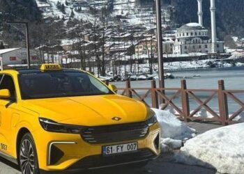 Karadeniz’de bir ilk! TOGG T10F taksi oldu, görenler fotoğraf çekiyor