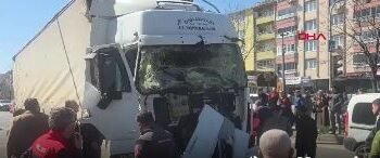 Bursa’da zincirleme kaza: TIR, motosiklet ve kamyona çarptı, 5 kişi yaralandı