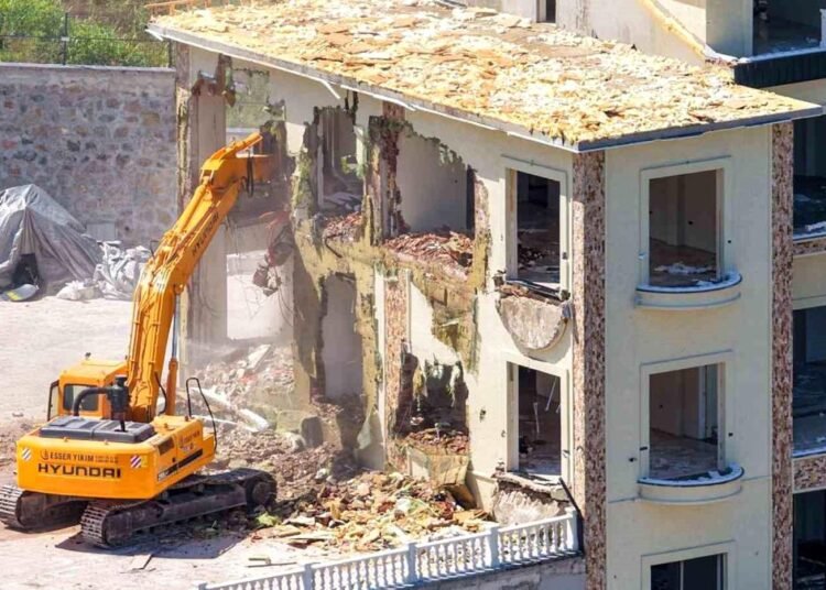 basiskele de ormanlik alana insa edilen 3 kat 19986710 amp
