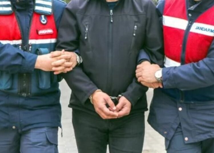 jandarma dan aranan sahislara operasyon 330 kisi yakalandi 1781599279