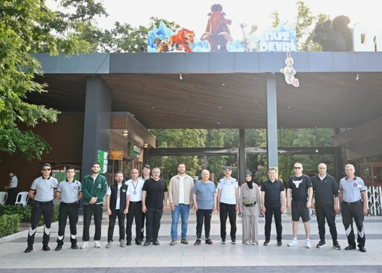 kampa katilan bakanlar ormanda sabah yuruyusu 4 19997593 amp
