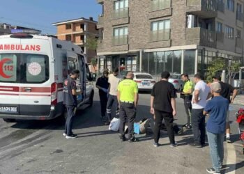 otomobil ile carpisan motosikletteki 2 kisi 19986726 amp