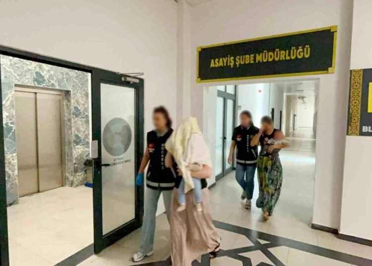1 6 milyon liralik hirsizligin suphelisi kadi 20012321 amp 1