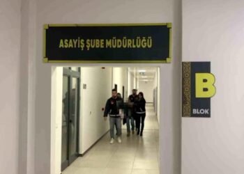 19 yil once dogurdugu bebegini cope atmisti 20036056 amp