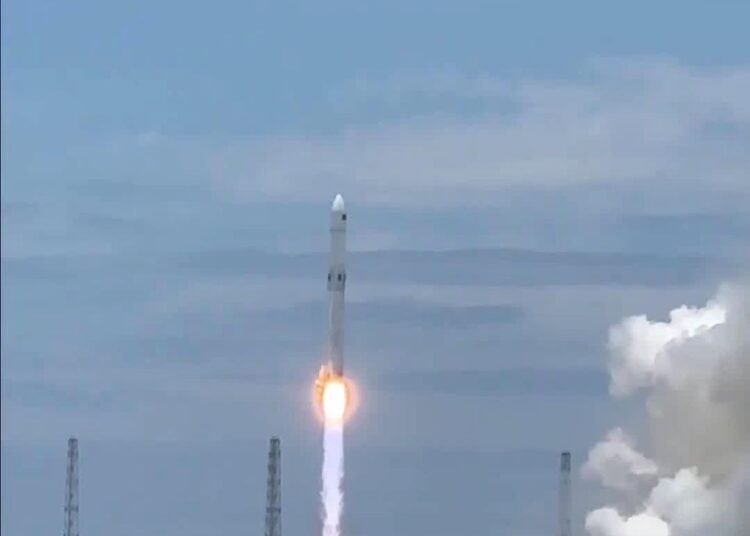 cin tasiyici roketin birinci kademesini ilk k 20039295 amp