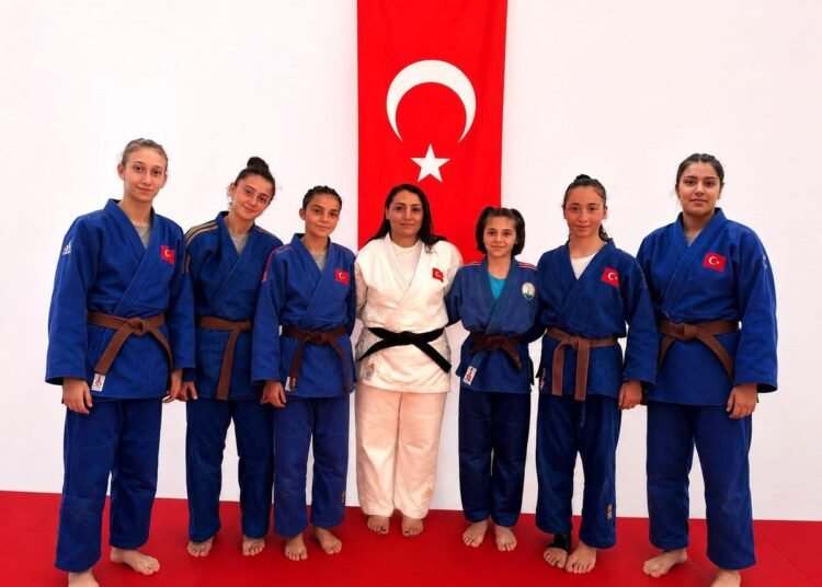 osmangazi nin milli judoculari avrupa kupasi 20041610 amp