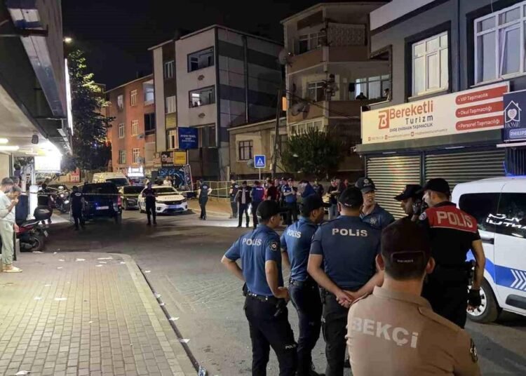sokak ortasinda silahli kavga 1 i yoldan gece 20010407 amp