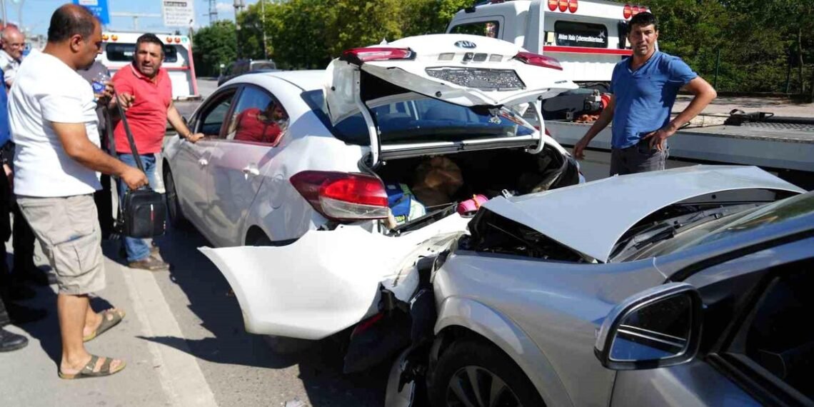 yavaslayan trafik zincirlemeye kazaya sebep o 20055441 amp