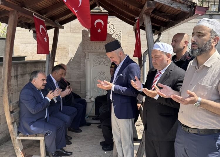 zonguldak kocaeli ve duzce de sehitlik ziyare 2 20054598 amp