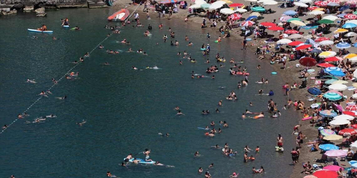 zonguldak ve kocaeli de sicak havadan bunalan 5 20043772 amp 1